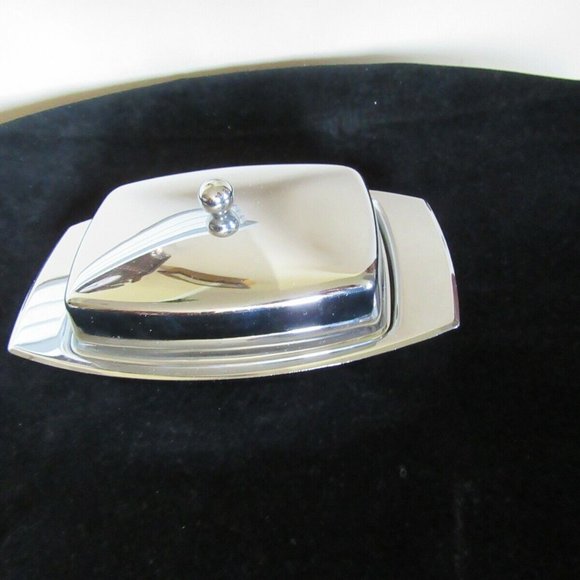 Metal Dish with a lid- Please read all description as is - Picture 6 of 10